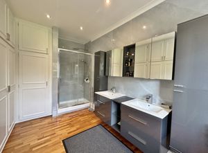 Photo 22- click for photo gallery